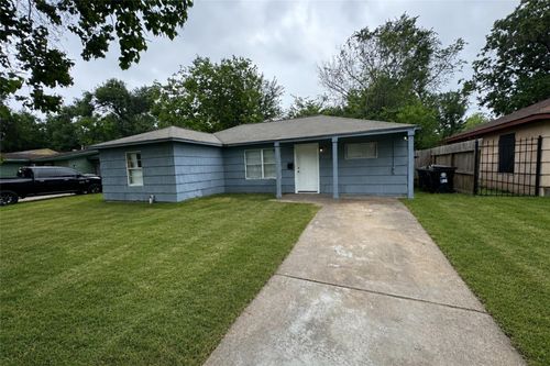 5122 Windemere Street, Houston, TX, 77033 | Card Image