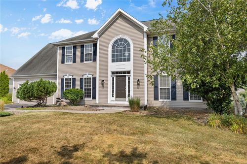 10 Mildenhall Rdg, Fairport, NY, 14450-8438 | Card Image