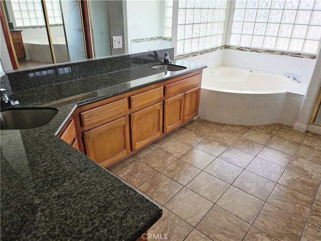 27600 Silver Lakes Pkwy, House other with 4 bedrooms, 3 bathrooms and 2 parking in Helendale CA | Image 38