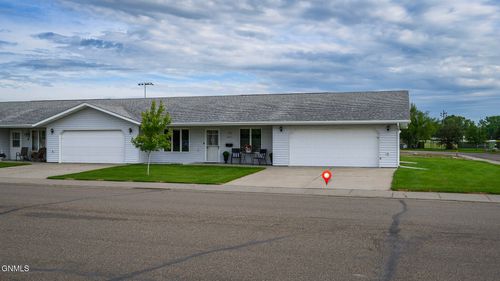 1c-100 7th St Nw, Hazen, ND, 58545-4514 | Card Image