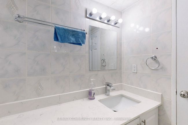823 - 4645 Jane St, Condo with 2 bedrooms, 1 bathrooms and 1 parking in North York ON | Image 12