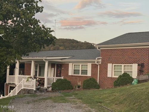 103 Peaceful St, Clintwood, VA, 24228-5081 | Card Image