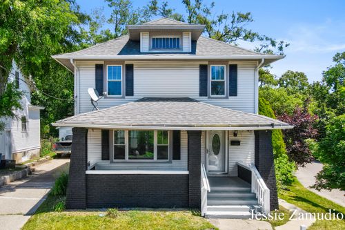 1810 Eastern Ave Se, Grand Rapids, MI, 49507-2720 | Card Image