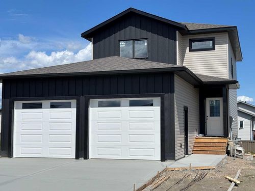 9086 80 Ave, Grande Prairie, AB, T8V5J4 | Card Image