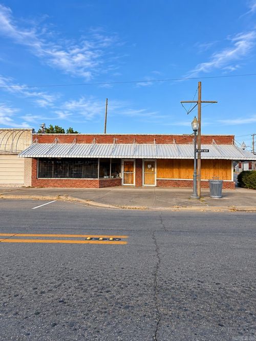 102 N Main St, Dumas, AR, 71639-2219 | Card Image
