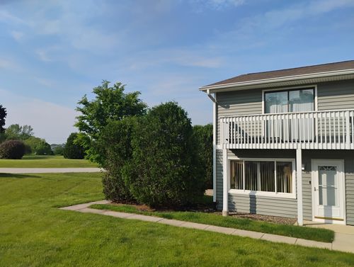 17429 Chestnut Ln, Gurnee, IL, 60031-2576 | Card Image