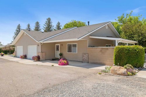 212-202 21st Ave W, Gooding, ID, 83330-1920 | Card Image