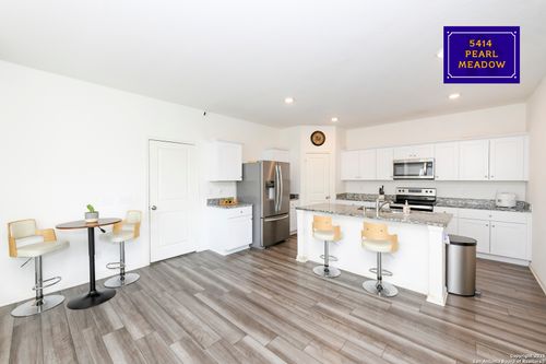 5414 Pearl Mdw, Converse, TX, 78109-3298 | Card Image