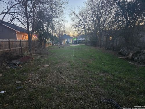 1327 Burleson, San Antonio, TX, 78202-1454 | Card Image