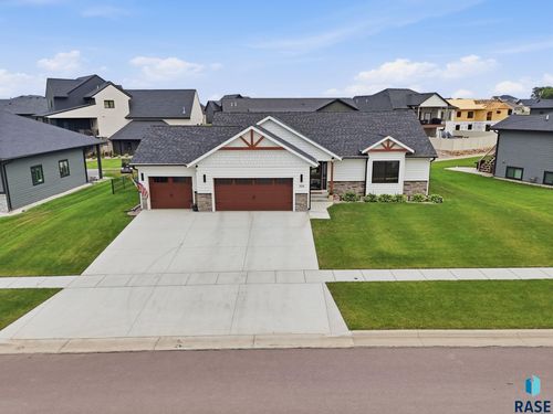 1014 Tee Off Trl Trail, Dell Rapids, SD, 57022-2136 | Card Image