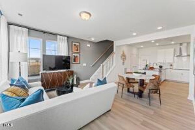 Living Room 1 | Image 4