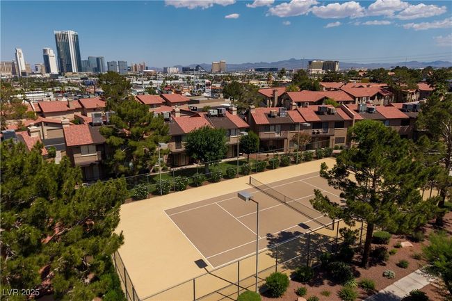 View of tennis court | Image 31
