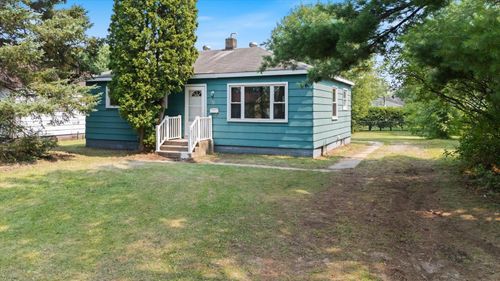 908 Clover Ln, Grand Rapids, MN, 55744-3929 | Card Image