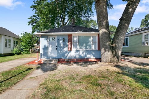 613 S 36th St, South Bend, IN, 46615-2411 | Card Image