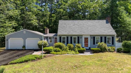 5 Aaron Way, Litchfield, NH, 03052-2504 | Card Image