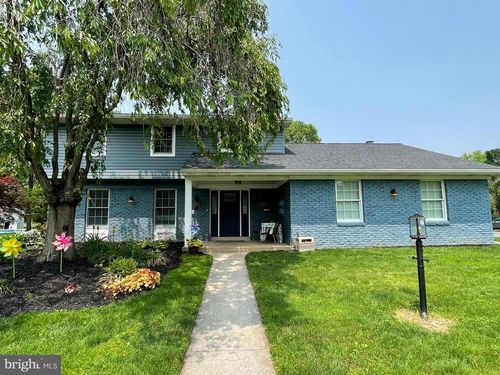 768 Lexington Ave, HERSHEY, PA, 17033-1836 | Card Image