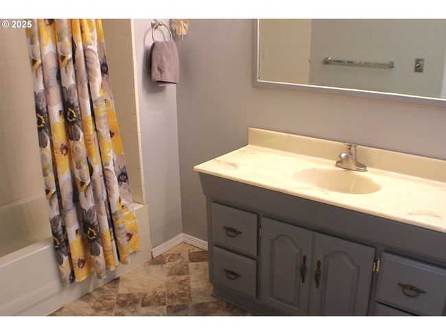 131 Mountain View Ave, House other with 3 bedrooms, 2 bathrooms and 2 parking in Myrtle Creek OR | Image 17