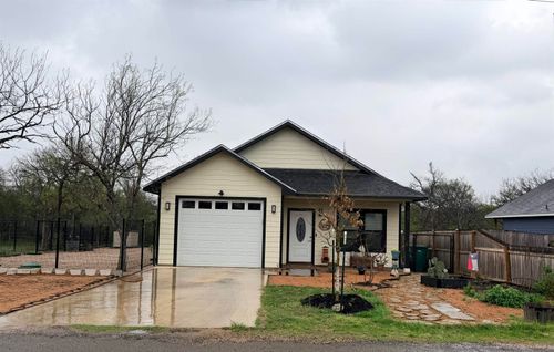 105 E Pine Dr, Granite Shoals, TX, 78654-2936 | Card Image