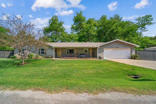 8715 170th St, Bixby, OK, 74008-6166 | Card Image