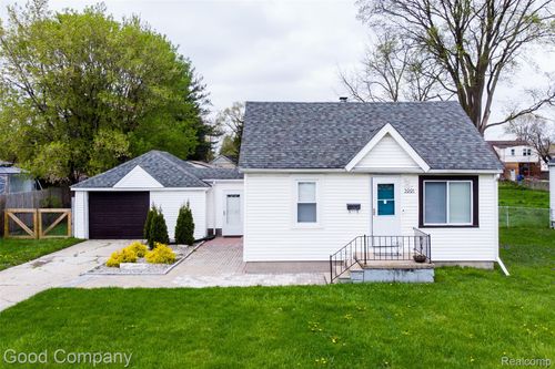 3991 Stolzenfeld Ave, Warren, MI, 48091-4573 | Card Image