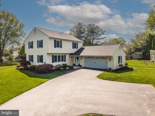 111 Canter Ln, GLENMOORE, PA, 19343-1125 | Card Image
