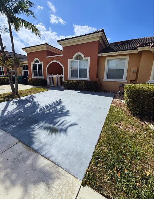 23712 Sw 110th Ave, Homestead, FL, 33032-6187 | Card Image
