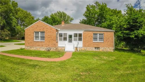 7021 Raytown Rd, Raytown, MO, 64133-6059 | Card Image