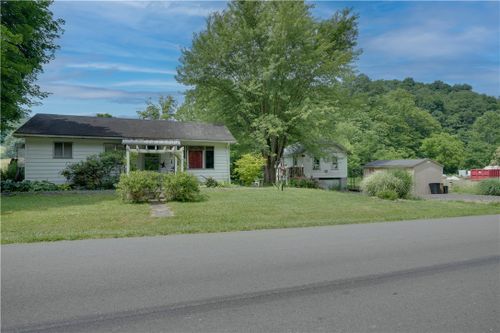 557 Toms Run Rd, New Freeport, PA, 15352-1551 | Card Image
