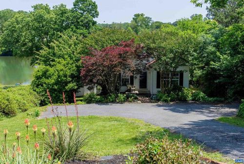 797 Westwood Rd, STANARDSVILLE, VA, 22973-3066 | Card Image