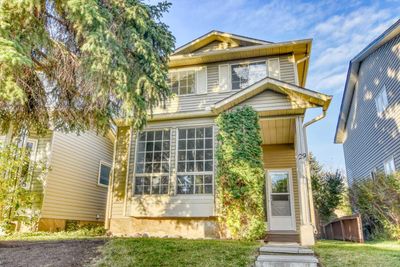 29 Mckenna Cres Se, House detached with 4 bedrooms, 1 bathrooms and null parking in Calgary AB | Image 2