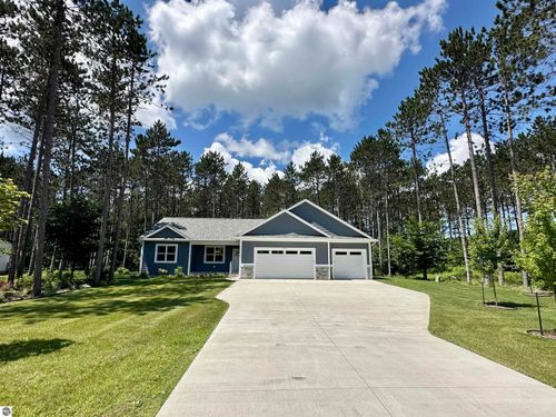 1947 Cascade Trl, Traverse City, MI, 49685-9283 | Card Image