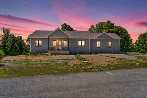 944 Lakepointe Dr, Albany, KY, 42602-9590 | Card Image