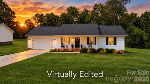1545 Hamlet St, Lincolnton, NC, 28092-6425 | Card Image