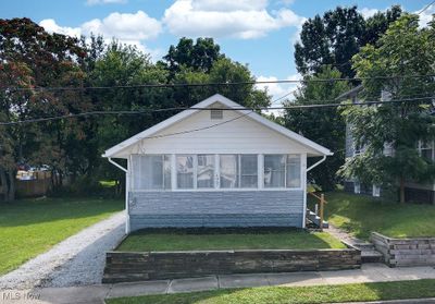 View of front of house with a front lawn | Image 1