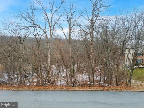 40 Yarmouth Ln, DOWNINGTOWN, PA, 19335-1556 | Card Image