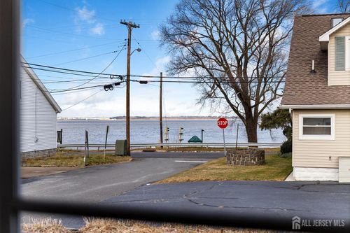 104 Roosevelt Ave, Laurence Harbor, NJ, 08879-2895 | Card Image