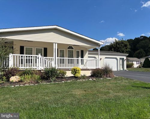 600 Farmland Way, COATESVILLE, PA, 19320-6111 | Card Image
