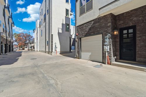 unit-301-1817 N Saint Marys St, San Antonio, TX, 78212-4700 | Card Image