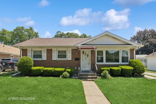 8411 Mansfield Ave, Morton Grove, IL, 60053-3367 | Card Image