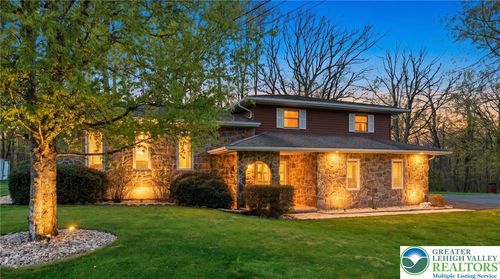 74 Municipal Rd, New Ringgold, PA, 17960-9064 | Card Image