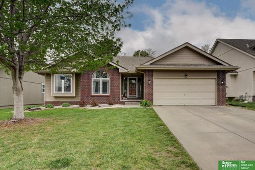 718 Cedar View Cir, Bellevue, NE, 68123-4173 | Card Image