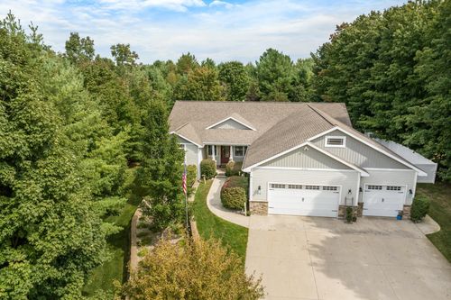 2726 Rock Ct, Traverse City, MI, 49684-7596 | Card Image