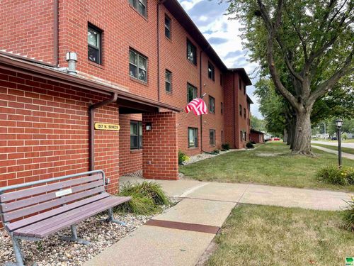 1317 Seneca St, Storm Lake, IA, 50588-1976 | Card Image