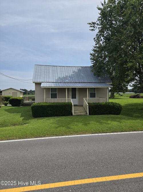 123 Luther Banks Rd, Richlands, NC, 28574-7267 | Card Image