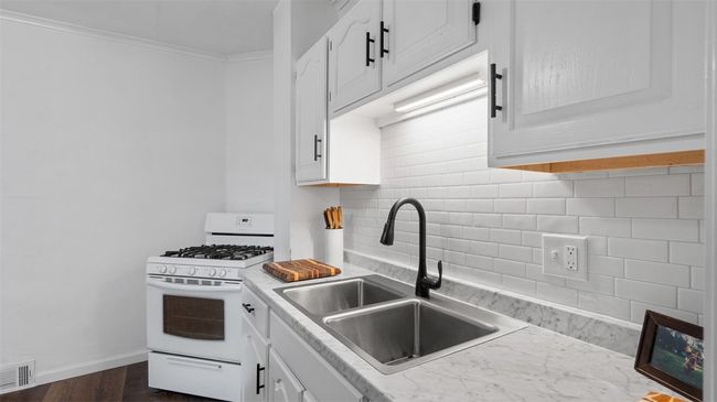 4300 Bristol St, Townhouse with 2 bedrooms, 1 bathrooms and null parking in Pittsburgh PA | Image 15
