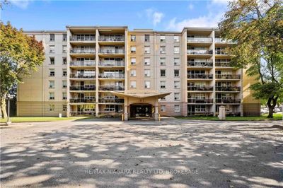 306 - 6390 Huggins St, Condo with 2 bedrooms, 1 bathrooms and 2 parking in Niagara Falls ON | Image 2