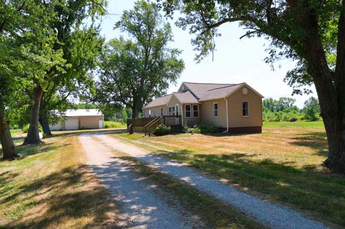 8140 State Rd, Coopersville, MI, 49404-9424 | Card Image