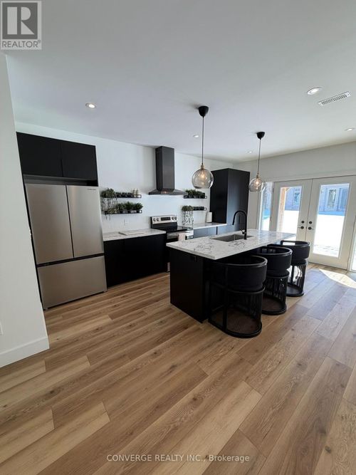 -10-sweet-cicely-street-10 Sweet Cicely Street, Springwater (Midhurst), ON, L9X2E2 | Card Image