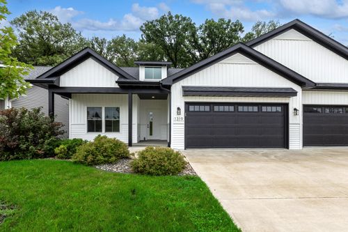 1319 Heights Ct, Bettendorf, IA, 52722-4145 | Card Image