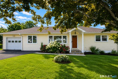 4 Muller St, New Fairfield, CT, 06812-4526 | Card Image
